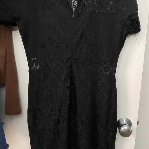 Lulu Black Lace Dress - Picture 2 of 2